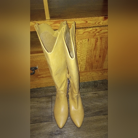 Universal thread western boots Size 8 1/2 - Picture 7 of 8